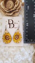 Load image into Gallery viewer, Earring - Sunflower -Style-1L
